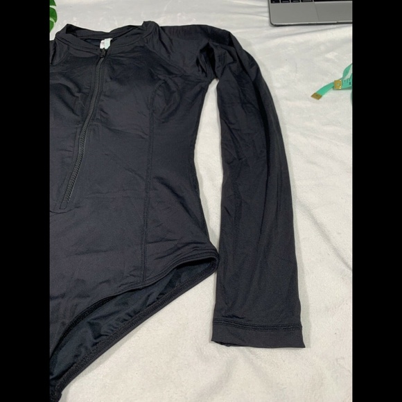 NEW‎ $110 Sea Level Front Zip Long Sleeve One-Piece Swimsuit [ 4 US ] - Picture 9 of 12